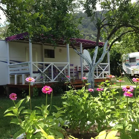 Bellerofon Caravan & Kamp alanı *